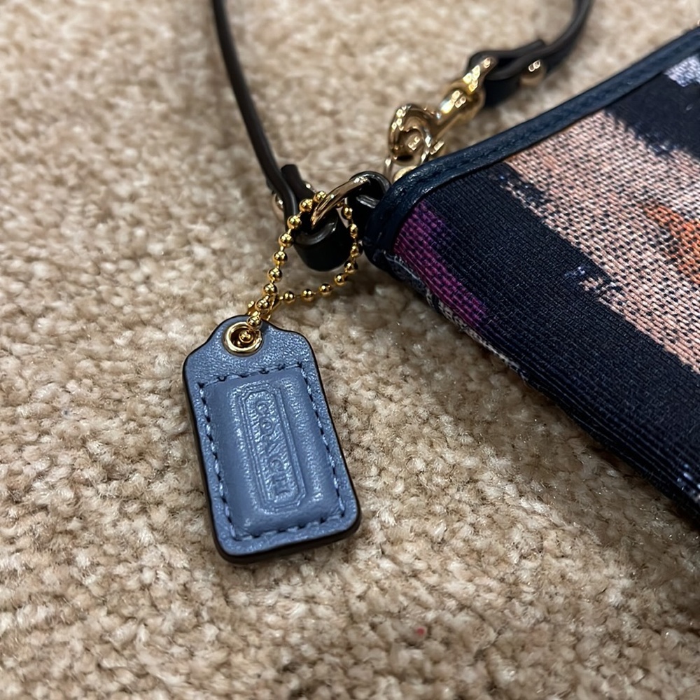 Coach wristlet - Picture 3 of 12